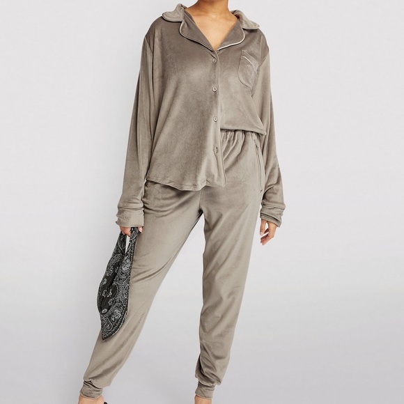 SKIMS Other - Skims Velour Button-Up Sleep Shirt size 2XL in the Color Grey